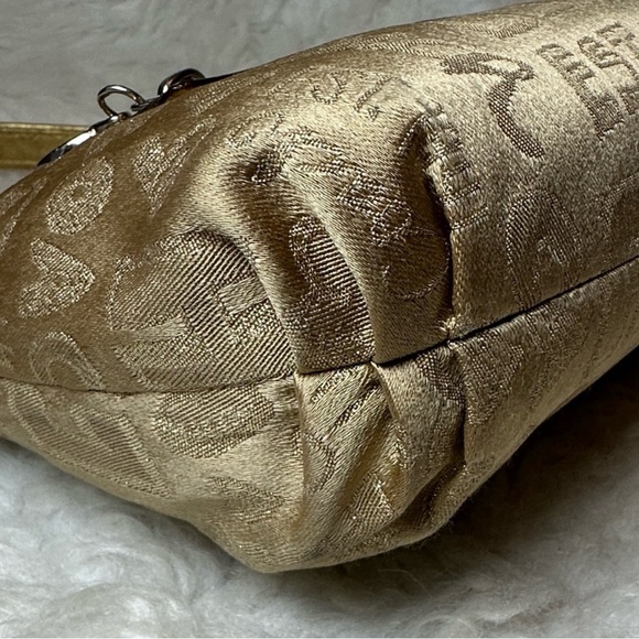 Coach Poppy Storypatch - Picture 10 of 16